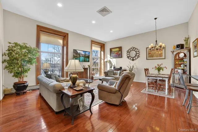 $625,000 | 341 Furnace Dock Road, Unit 11, Cortlandt Manor, NY 10567