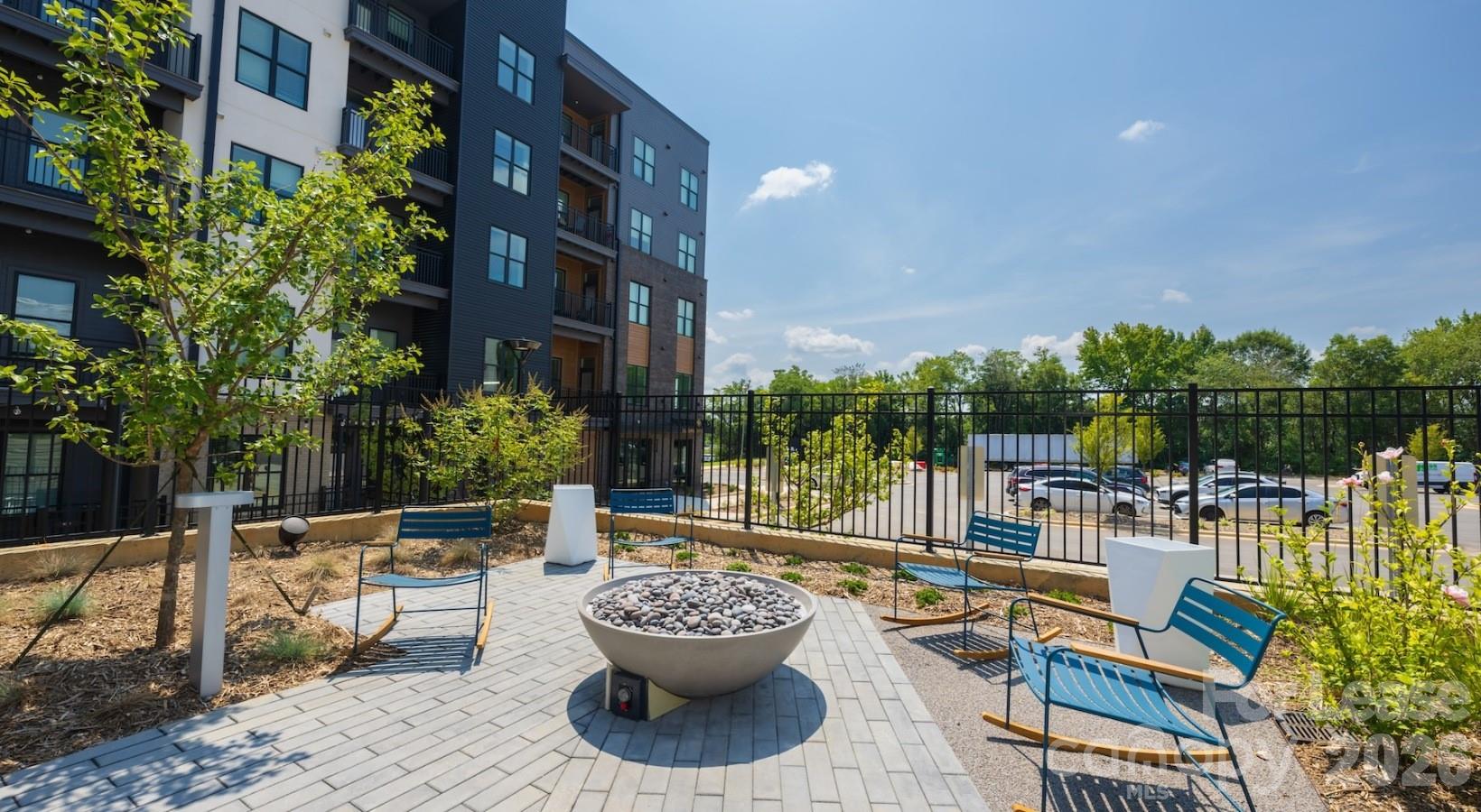 2314 Berryhill Road, Unit 1M Charlotte, NC 28208 - Photo 3 of 31