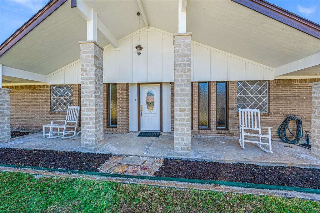 1075 Oak Ridge Drive Terrell, TX 75160 - Photo 2 of 28 a room with lots of table and chairs