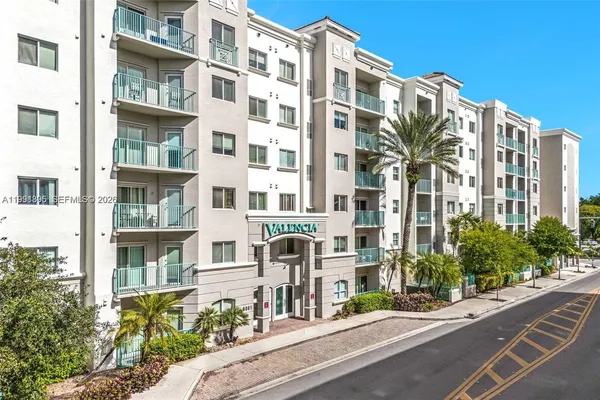 $2,950 | 6001 Southwest 70th Street, Unit 252, South Miami, FL 33143