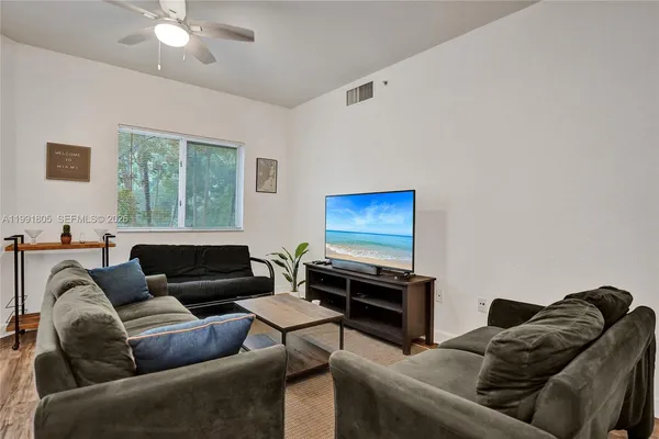 $2,950 | 6001 Southwest 70th Street, Unit 252, South Miami, FL 33143