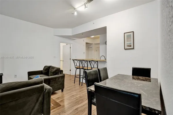 $2,950 | 6001 Southwest 70th Street, Unit 252, South Miami, FL 33143