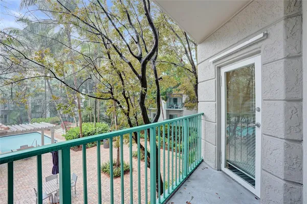 $2,950 | 6001 Southwest 70th Street, Unit 252, South Miami, FL 33143