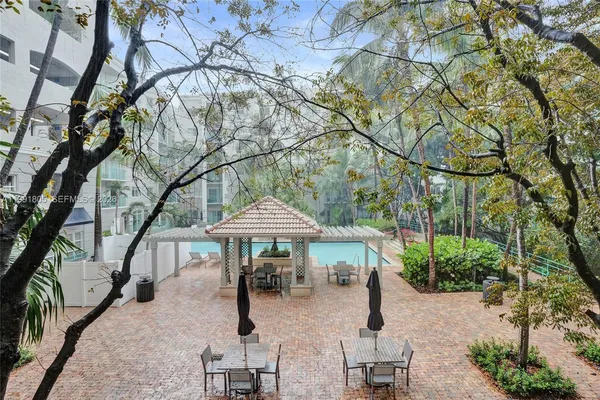 $2,950 | 6001 Southwest 70th Street, Unit 252, South Miami, FL 33143