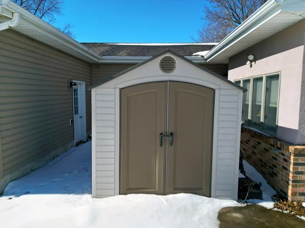 $313,900 | 405 Sunrise Drive, Olivia, MN 56277