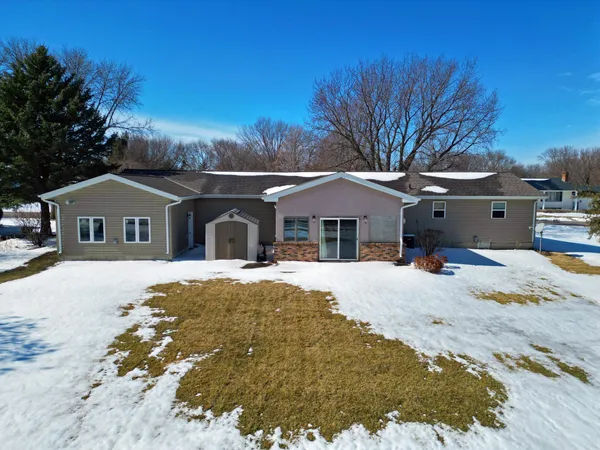 $313,900 | 405 Sunrise Drive, Olivia, MN 56277