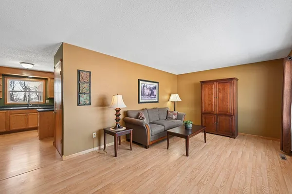 $313,900 | 405 Sunrise Drive, Olivia, MN 56277