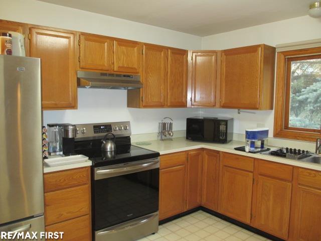 2164 Rochelle Park Drive Rochester, MI 48309 - Photo 13 of 24 50131117-e7739a0f-4fd7-4e8a-b083-88c81e262df7.JPG