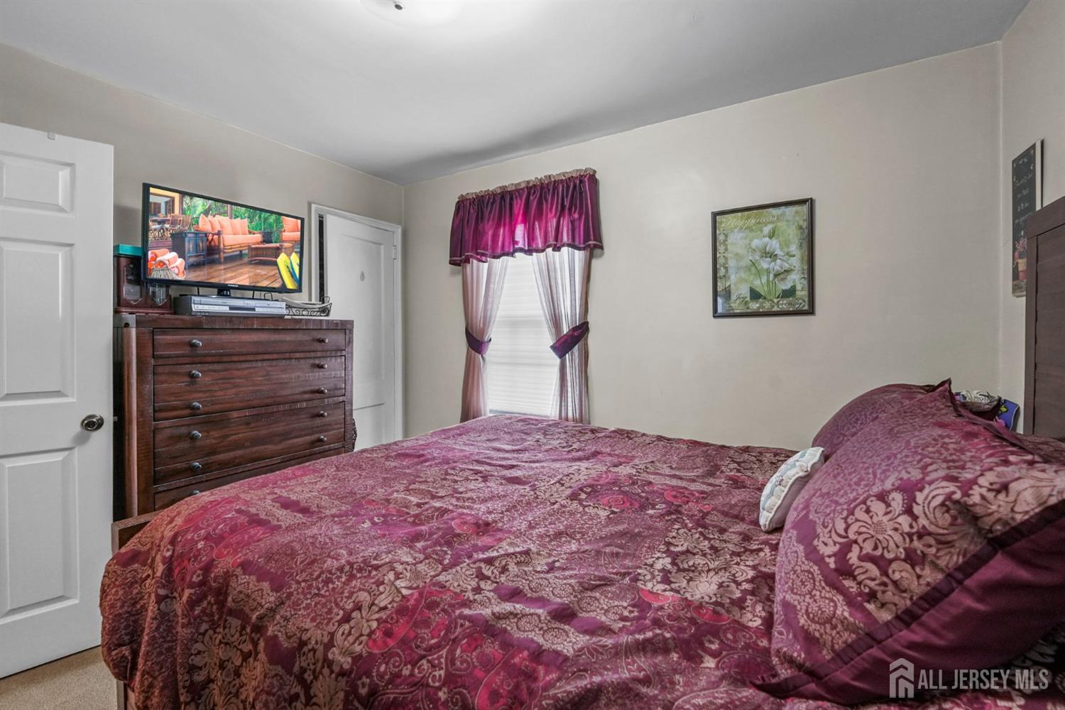 428 Carleton Street Bound Brook, NJ 08805 - Photo 16 of 40