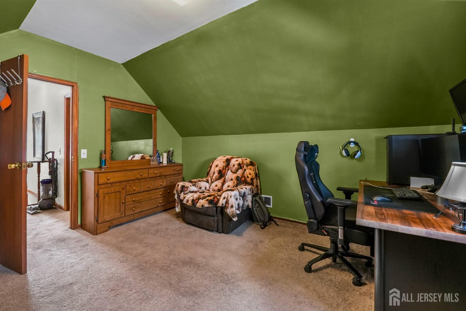 428 Carleton Street Bound Brook, NJ 08805 - Photo 23 of 40