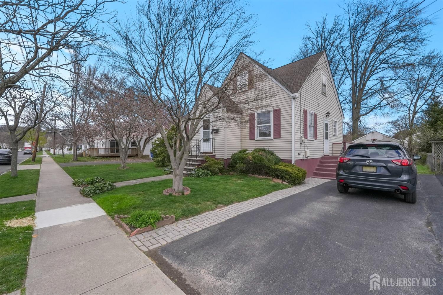 428 Carleton Street Bound Brook, NJ 08805 - Photo 4 of 40