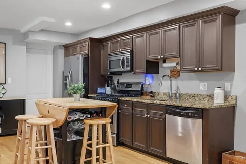 $3,400 | 754 East 4th Street, Unit 1, Boston, MA 02127