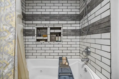 $3,400 | 754 East 4th Street, Unit 1, Boston, MA 02127