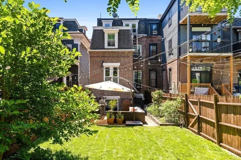 $3,400 | 754 East 4th Street, Unit 1, Boston, MA 02127