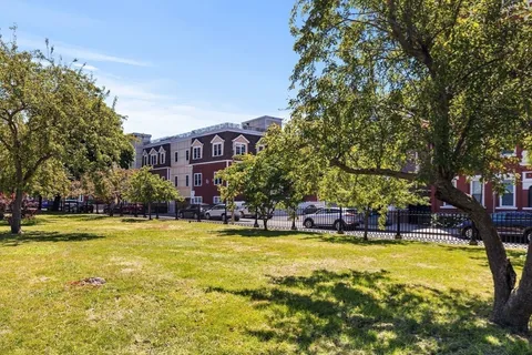 $3,400 | 754 East 4th Street, Unit 1, Boston, MA 02127