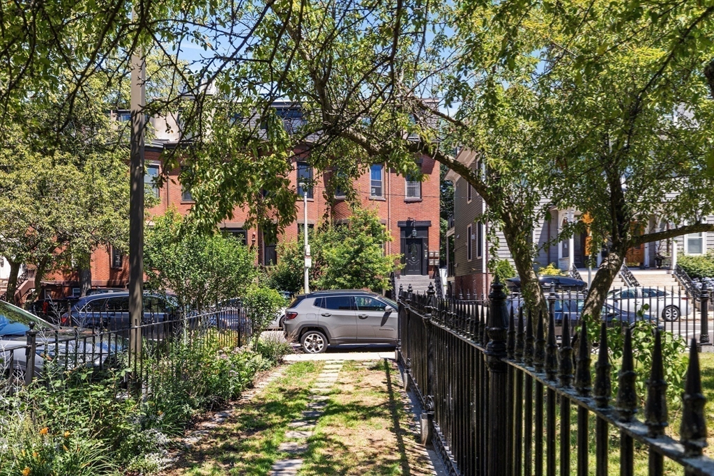 754 East 4th Street, Unit 1 Boston, MA 02127 - Photo 4 of 26