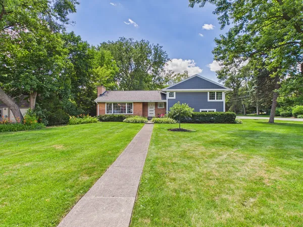 $4,000 | 201 East Olive Avenue, Prospect Heights, IL 60070