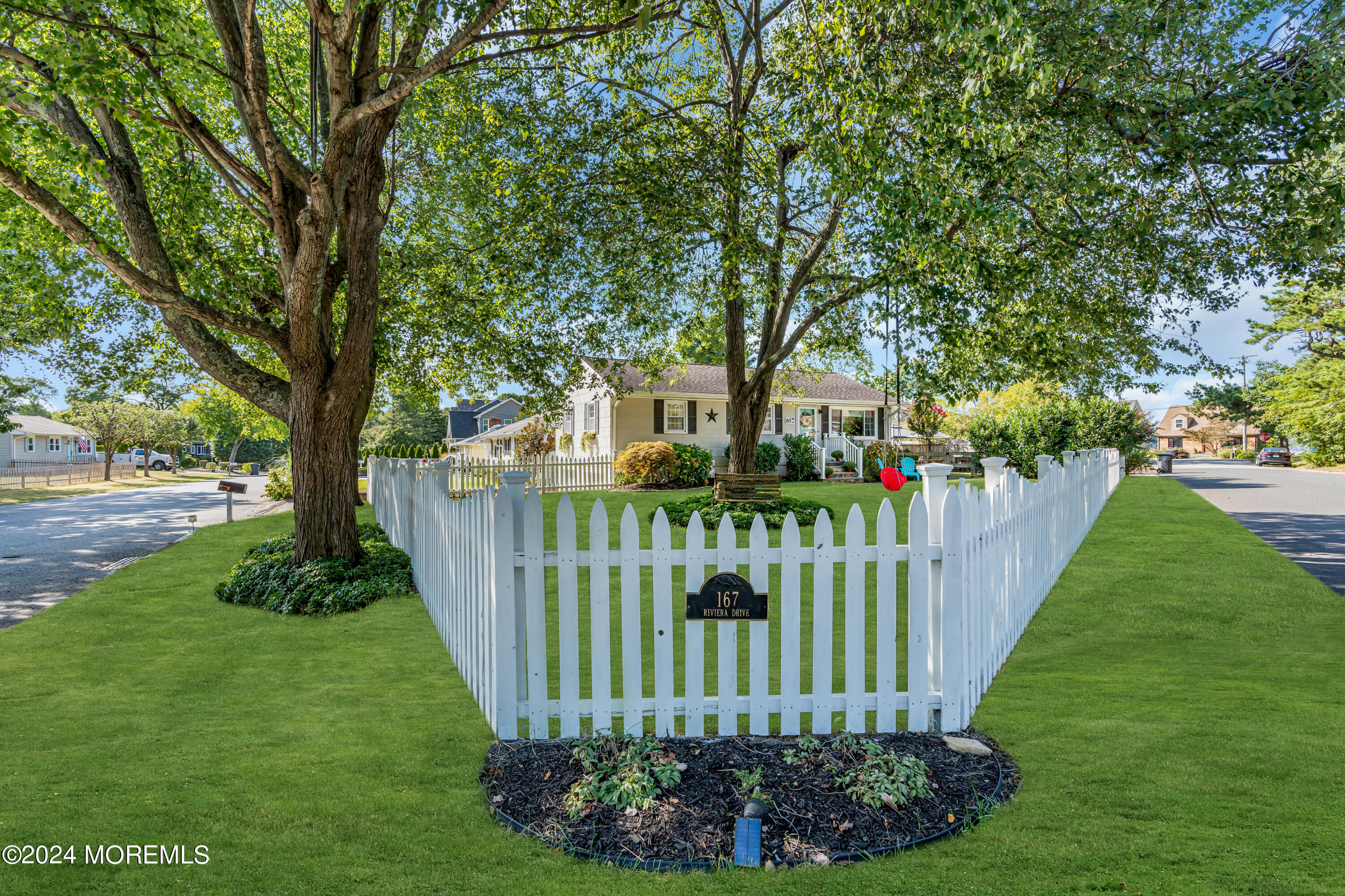 167 Riviera Drive Brick, NJ 08724 - Photo 4 of 70 004_dsc01546-1_288