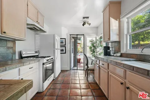 $1,299,000 | 6083 Selma Avenue, Los Angeles, CA 90028