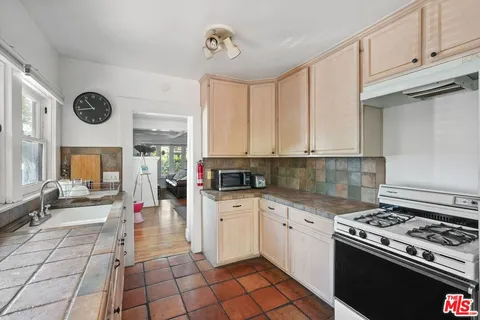 $1,299,000 | 6083 Selma Avenue, Los Angeles, CA 90028