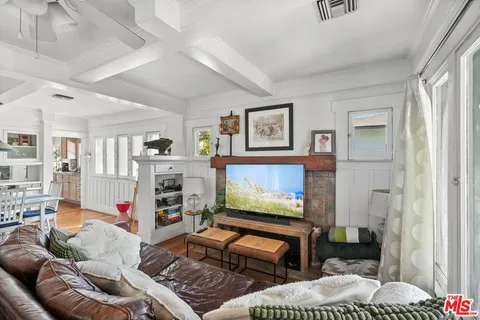 $1,299,000 | 6083 Selma Avenue, Los Angeles, CA 90028