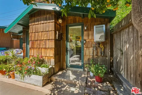 $1,299,000 | 6083 Selma Avenue, Los Angeles, CA 90028