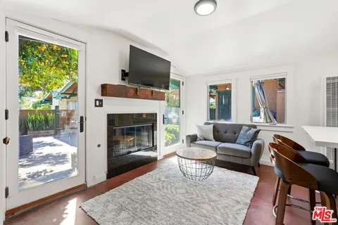 $1,299,000 | 6083 Selma Avenue, Los Angeles, CA 90028