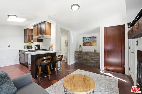 $1,299,000 | 6083 Selma Avenue, Los Angeles, CA 90028