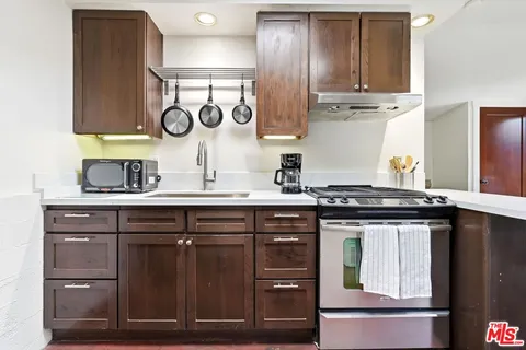 $1,299,000 | 6083 Selma Avenue, Los Angeles, CA 90028