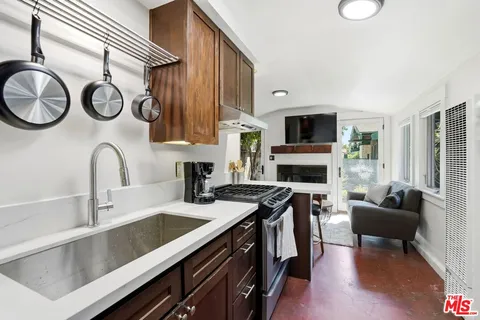 $1,299,000 | 6083 Selma Avenue, Los Angeles, CA 90028