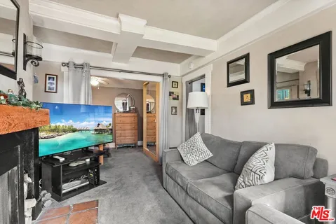 $1,299,000 | 6083 Selma Avenue, Los Angeles, CA 90028