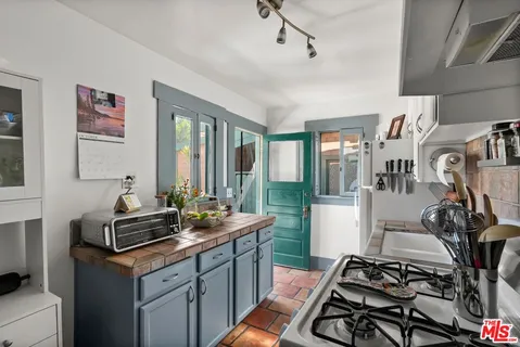 $1,299,000 | 6083 Selma Avenue, Los Angeles, CA 90028