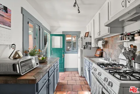 $1,299,000 | 6083 Selma Avenue, Los Angeles, CA 90028