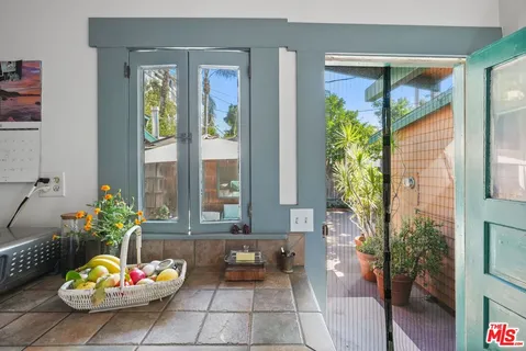 $1,299,000 | 6083 Selma Avenue, Los Angeles, CA 90028