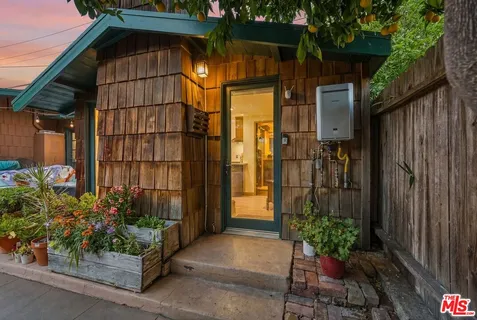 $1,299,000 | 6083 Selma Avenue, Los Angeles, CA 90028