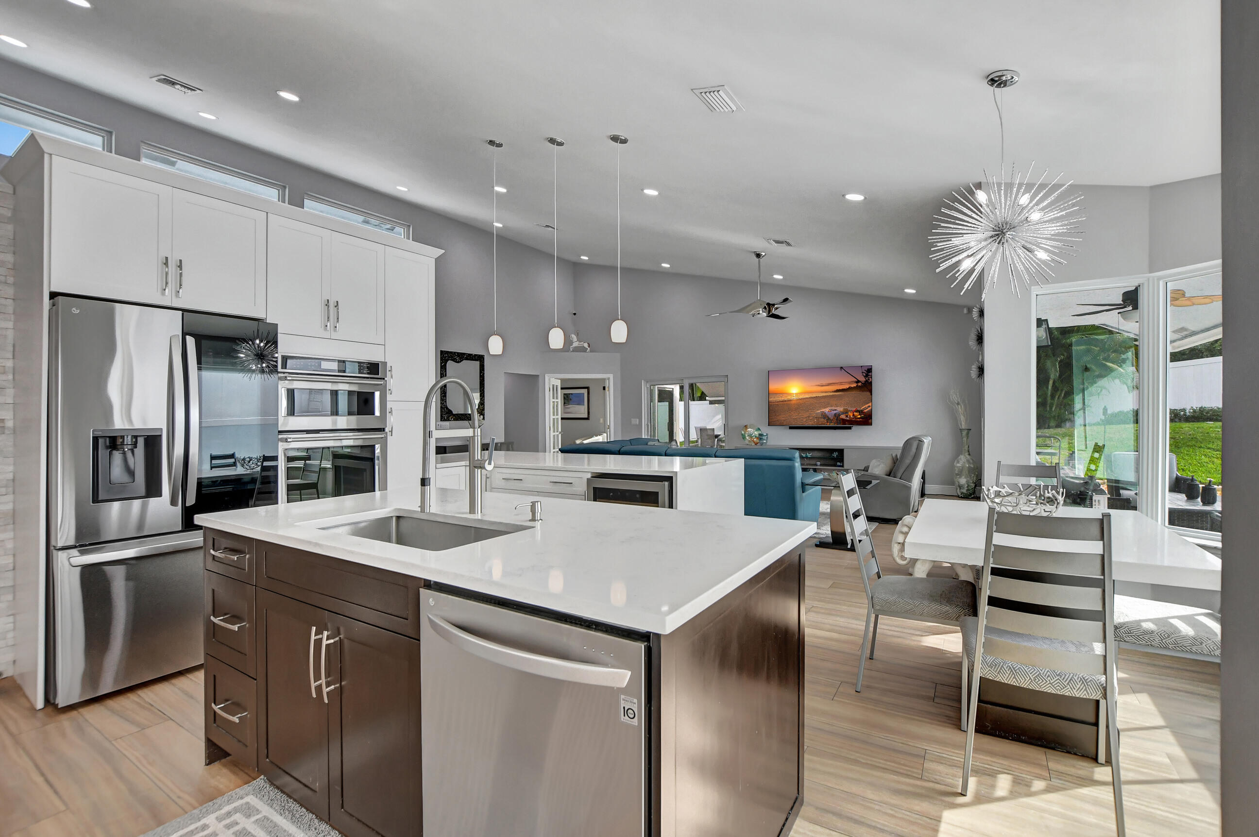 200 Southwest 15th Drive Boca Raton, FL 33432 - Photo 11 of 31 Kitchen