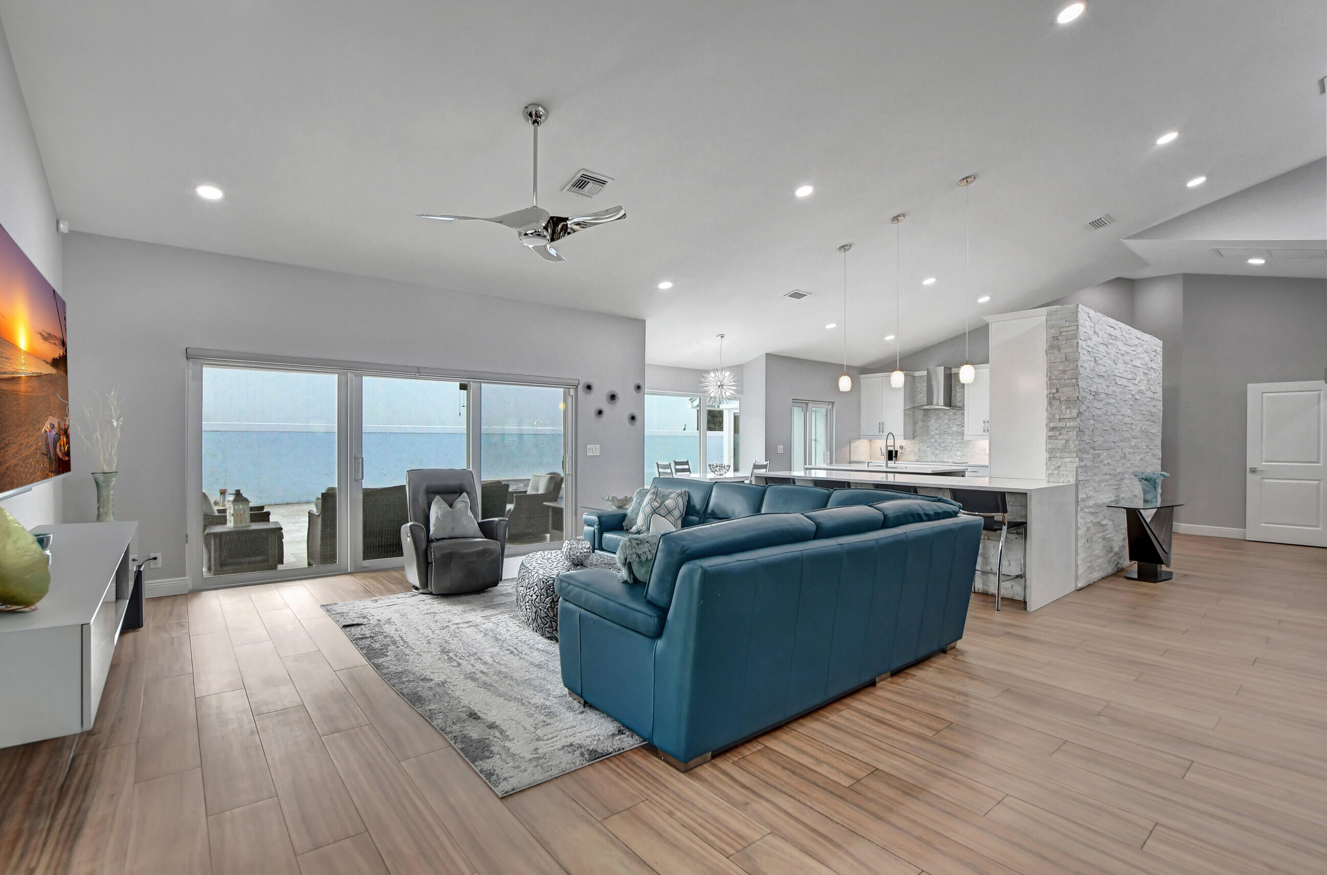 200 Southwest 15th Drive Boca Raton, FL 33432 - Photo 4 of 31 Living Area