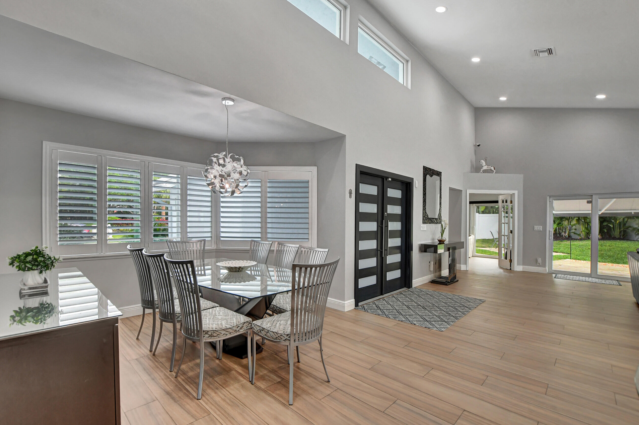 200 Southwest 15th Drive Boca Raton, FL 33432 - Photo 10 of 31 Dining Area/Entryway