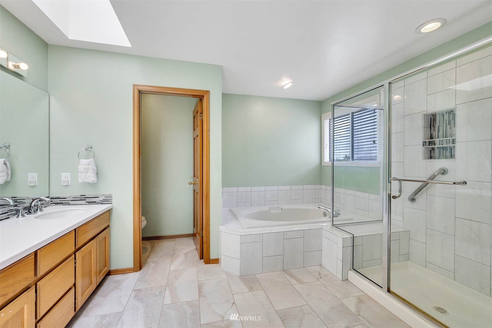 13812 Southeast 186th Place Renton, WA 98058 - Photo 14 of 25 Gallery Image 14