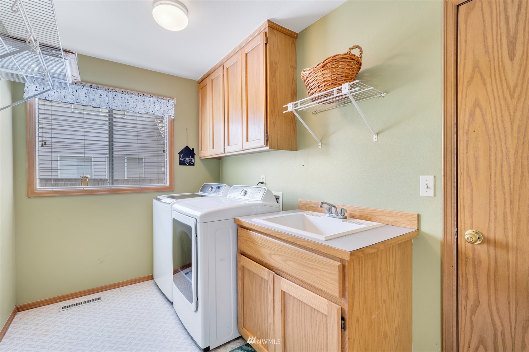 13812 Southeast 186th Place Renton, WA 98058 - Photo 21 of 25 Gallery Image 21