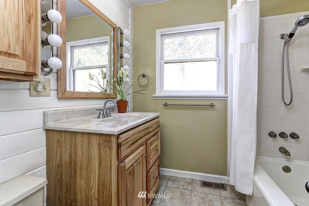 13814 Southeast Allen Rd. Bellevue, WA 98006 - Photo 17 of 20