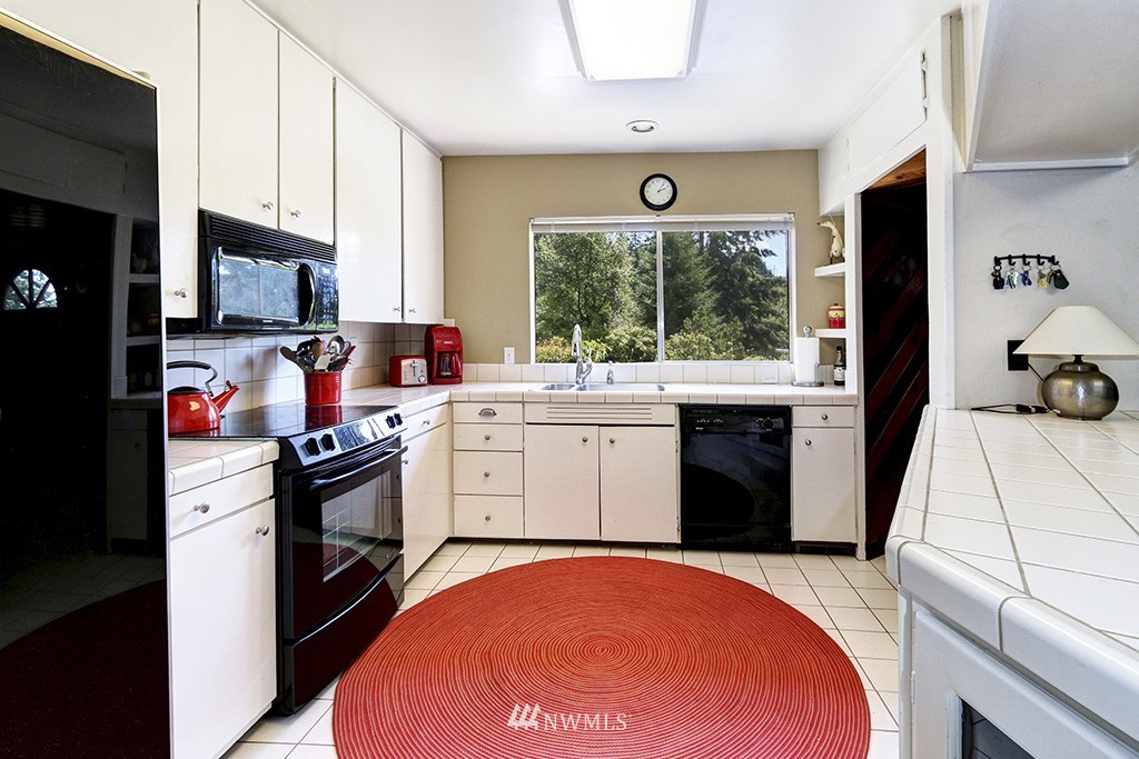 13814 Southeast Allen Rd. Bellevue, WA 98006 - Photo 8 of 20