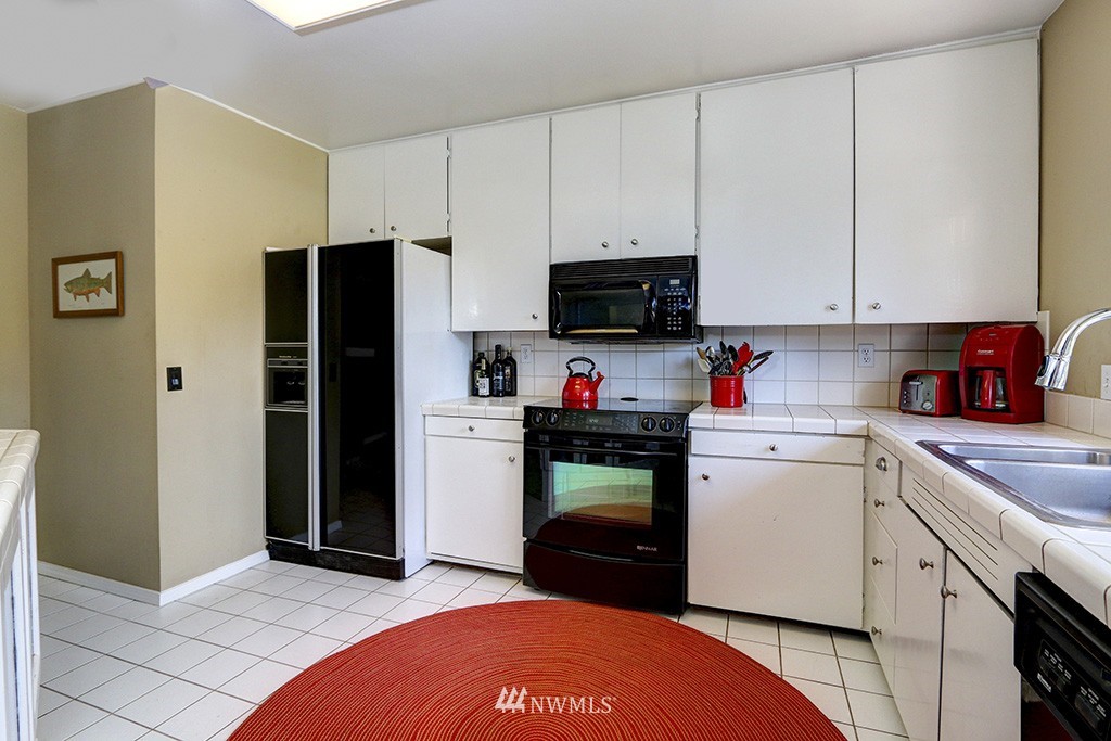 13814 Southeast Allen Rd. Bellevue, WA 98006 - Photo 9 of 20