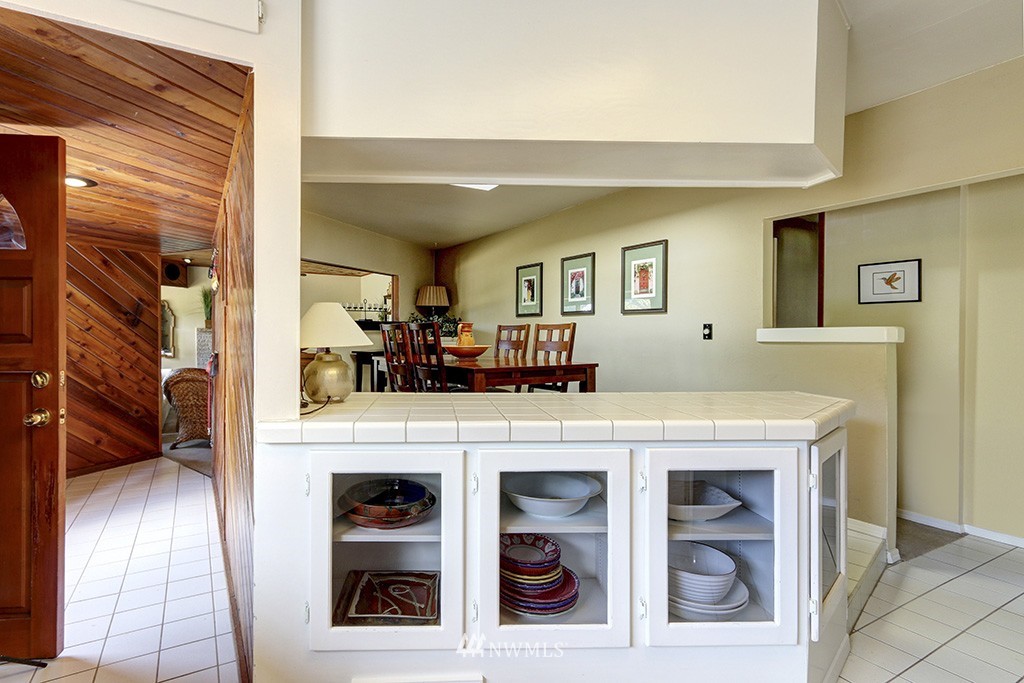 13814 Southeast Allen Rd. Bellevue, WA 98006 - Photo 10 of 20