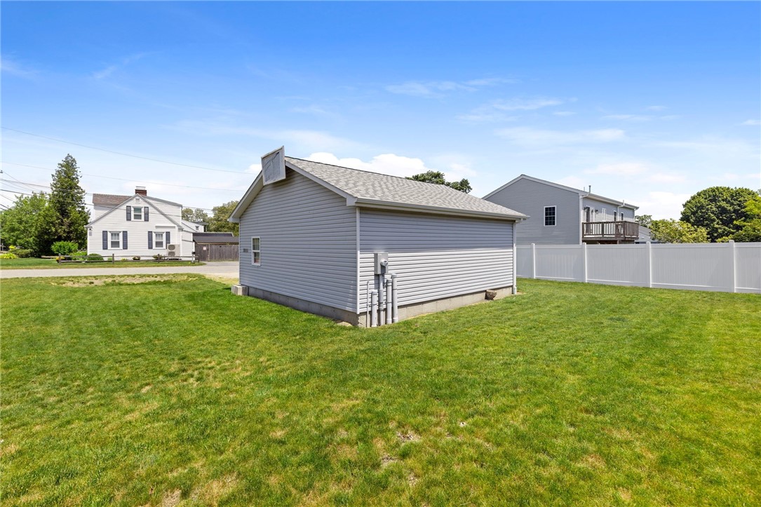3055 East Main Road Portsmouth, RI 02871 - Photo 9 of 14