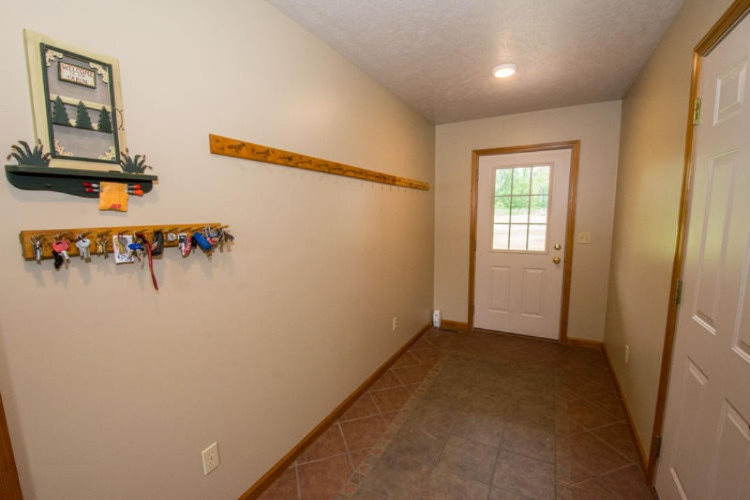 67741 Lost Road Cassopolis, MI 49031 - Photo 29 of 88 67741 Lost Rd Cass Mudd room