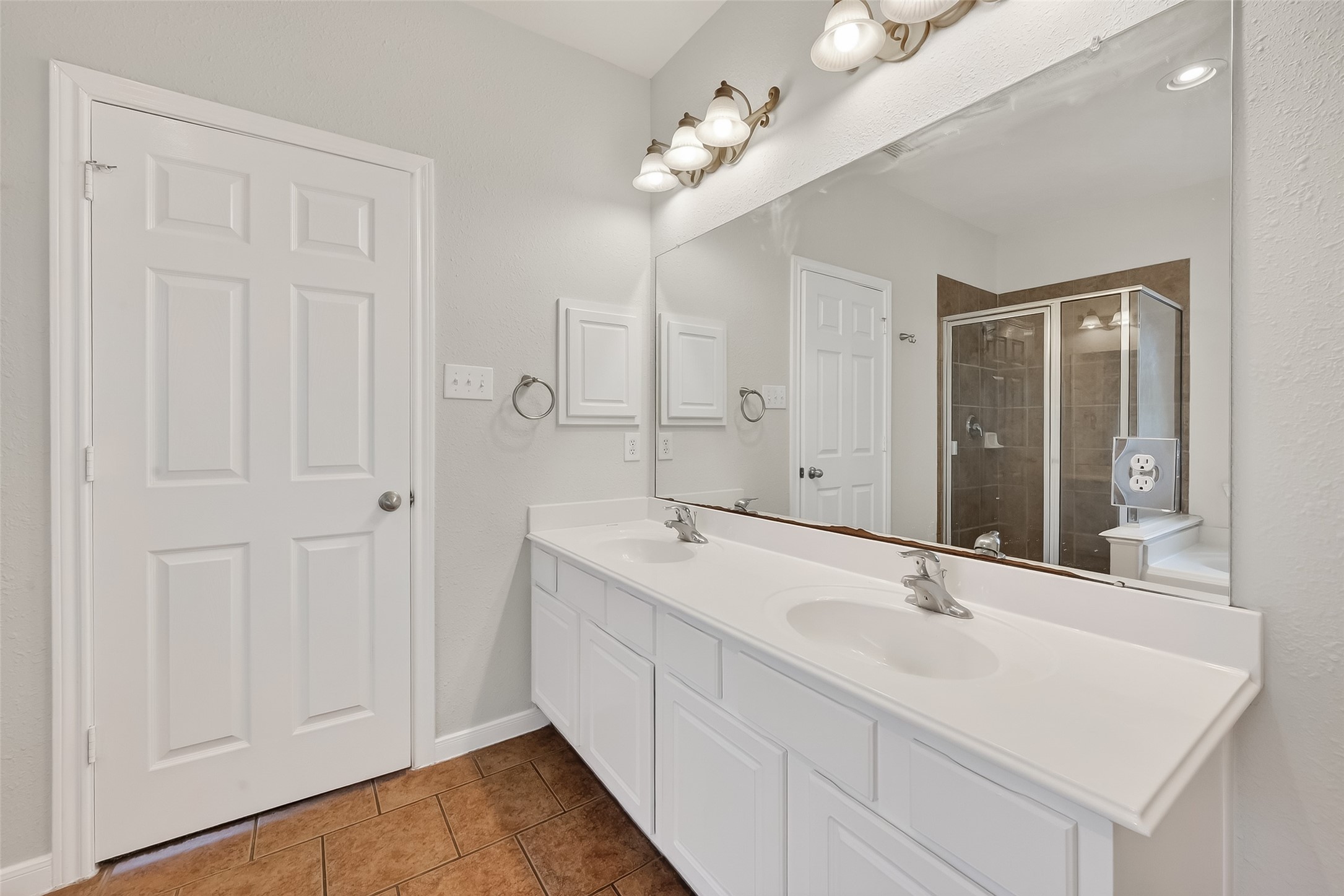 78 South Archwyck Circle Spring, TX 77382 - Photo 41 of 47 a bathroom with a sink vanity and a mirror