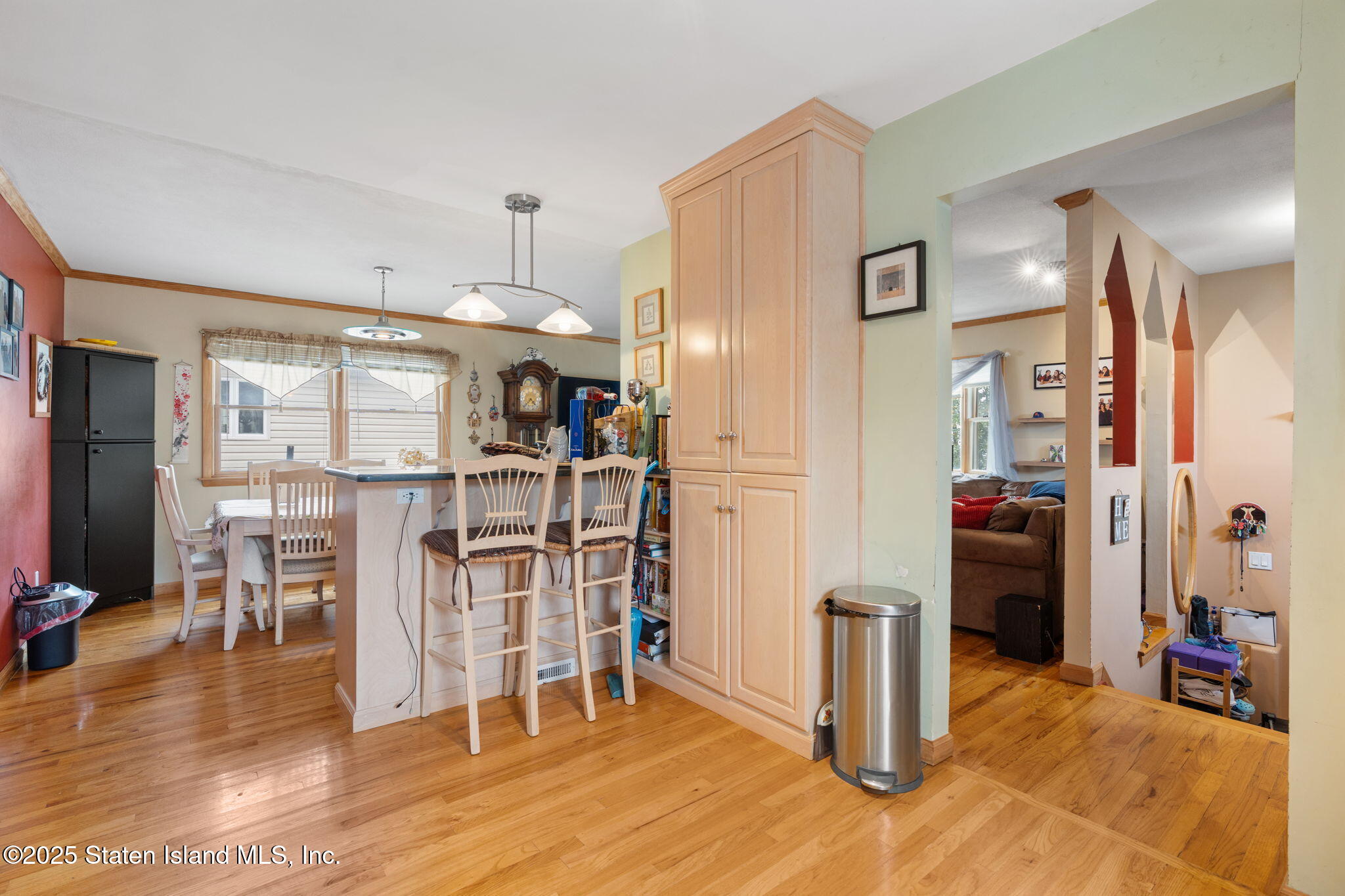 735 Sheldon Avenue Staten Island, NY 10312 - Photo 7 of 29 a view of a kitchen and dining room