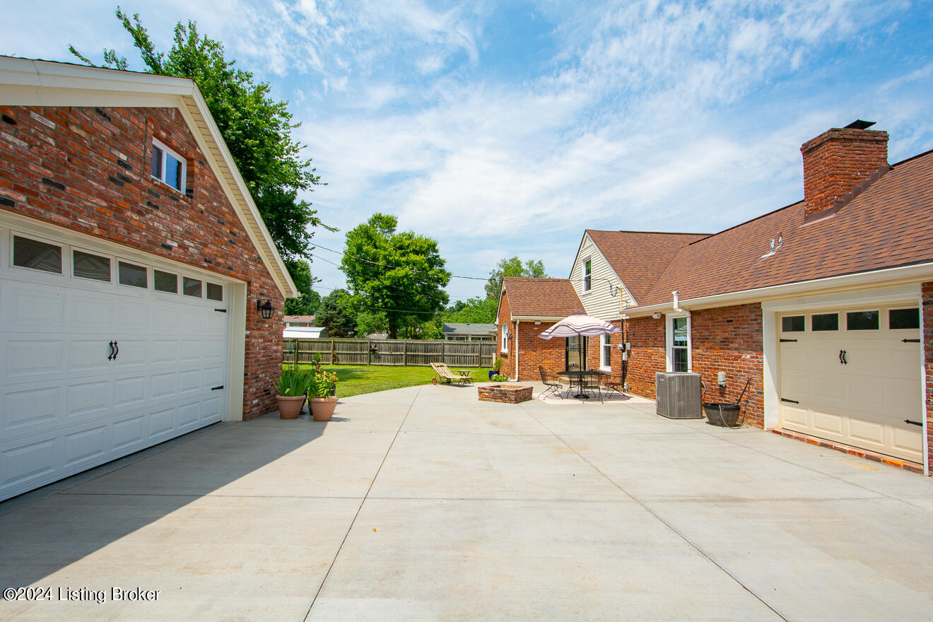 8610 Whipps Bend Road Louisville, KY 40222 - Photo 70 of 73 WhippsBend-73