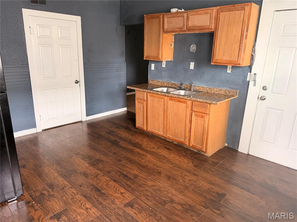 2032 Milan Avenue Madison, IL 62060 - Photo 11 of 17